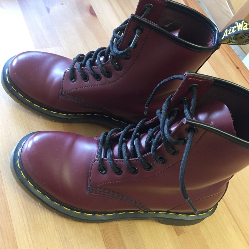 Dr. Martens 1460 burgundy boots - Size 7